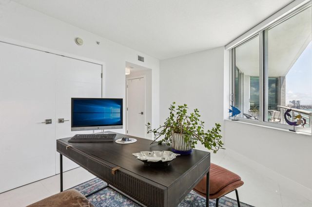 335 S Biscayne Boulevard 1607, Miami, FL 33131