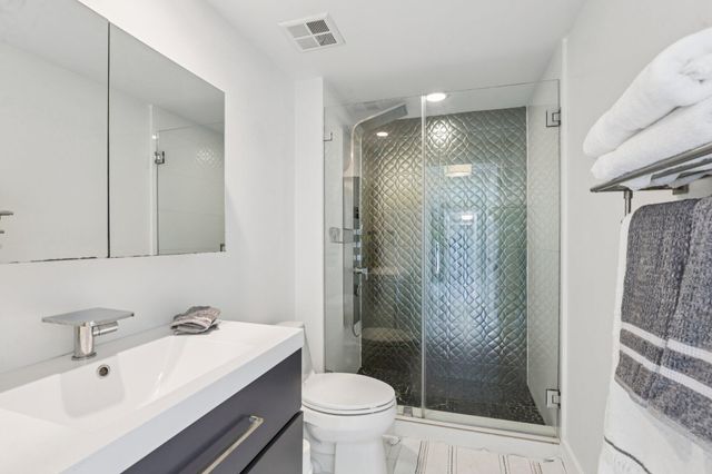 335 S Biscayne Boulevard 1607, Miami, FL 33131