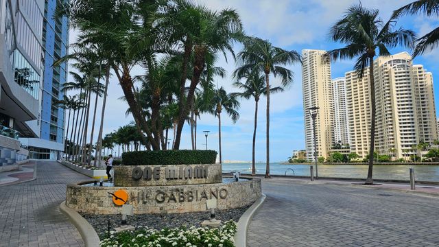 335 S Biscayne Boulevard 1607, Miami, FL 33131