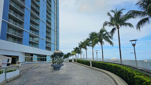 335 S Biscayne Boulevard 1607, Miami, FL 33131