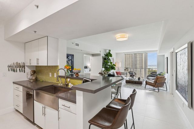 335 S Biscayne Boulevard 1607, Miami, FL 33131