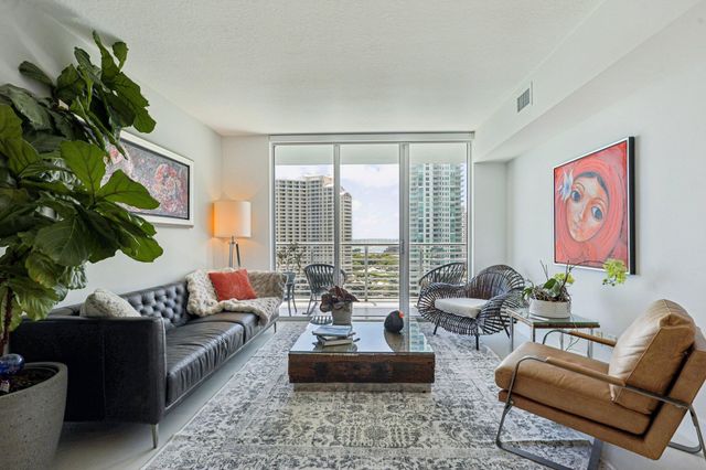 335 S Biscayne Boulevard 1607, Miami, FL 33131