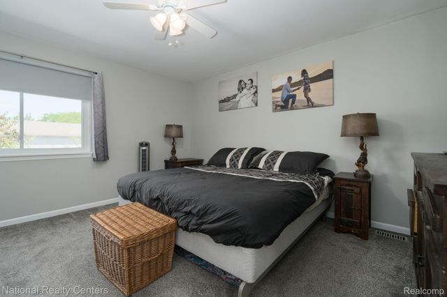 4949 Crooks Road, Royal Oak, MI 48073