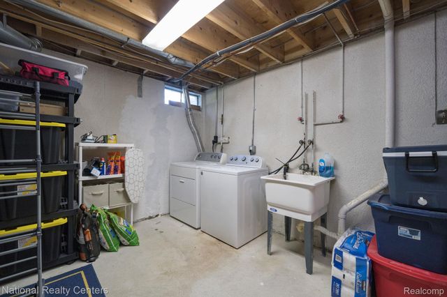 4949 Crooks Road, Royal Oak, MI 48073