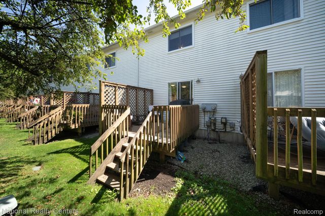 4949 Crooks Road, Royal Oak, MI 48073