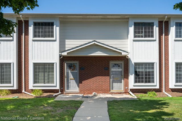 4949 Crooks Road, Royal Oak, MI 48073