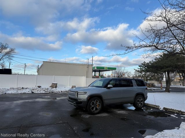 4715 Coolidge Highway 1, Royal Oak, MI 48073