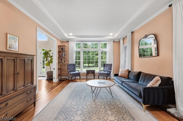 1 Ming Ct, Chester Twp., NJ 07930