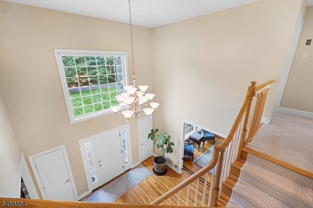 1 Ming Ct, Chester Twp., NJ 07930