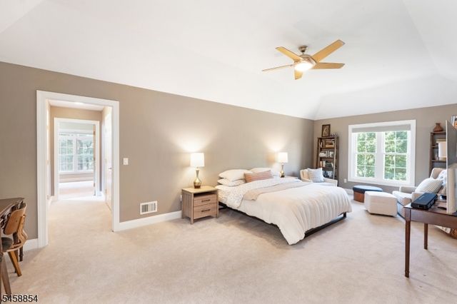 1 Ming Ct, Chester Twp., NJ 07930