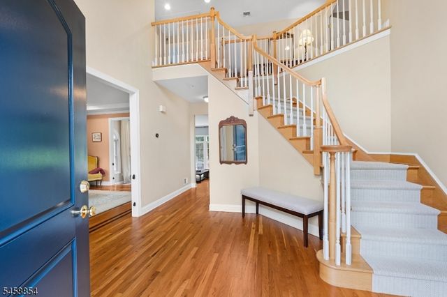 1 Ming Ct, Chester Twp., NJ 07930