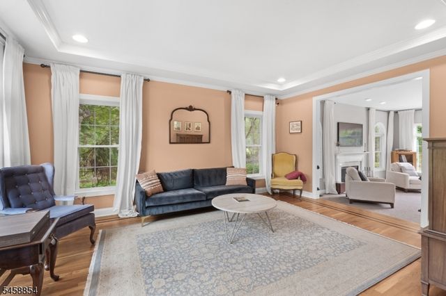 1 Ming Ct, Chester Twp., NJ 07930