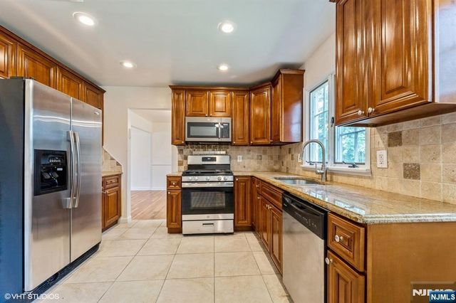 275 Taft Court, Paramus, NJ 07652