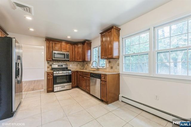 275 Taft Court, Paramus, NJ 07652