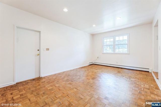 275 Taft Court, Paramus, NJ 07652