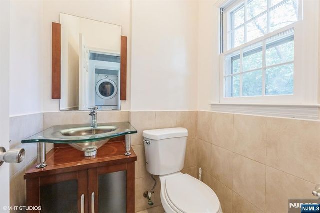 275 Taft Court, Paramus, NJ 07652