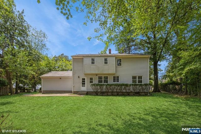 275 Taft Court, Paramus, NJ 07652