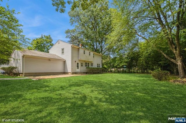275 Taft Court, Paramus, NJ 07652