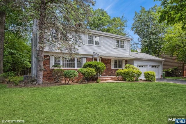 275 Taft Court, Paramus, NJ 07652
