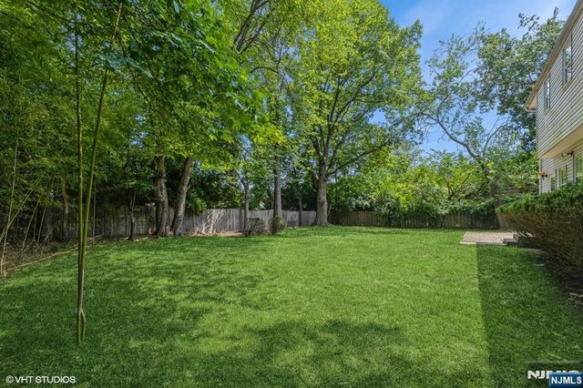 275 Taft Court, Paramus, NJ 07652