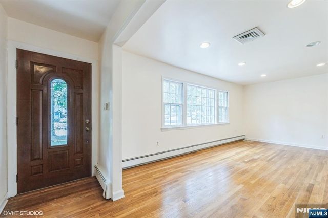 275 Taft Court, Paramus, NJ 07652