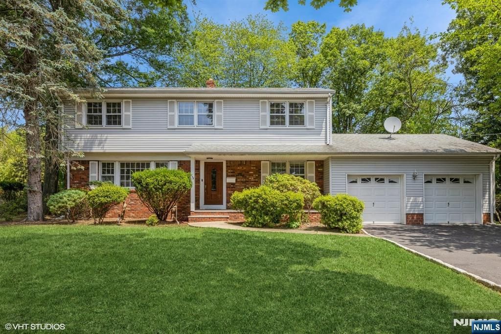 275 Taft Court, Paramus, NJ 07652