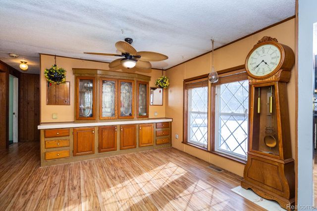 8200 Oakville Waltz Road, Belleville, MI 48111