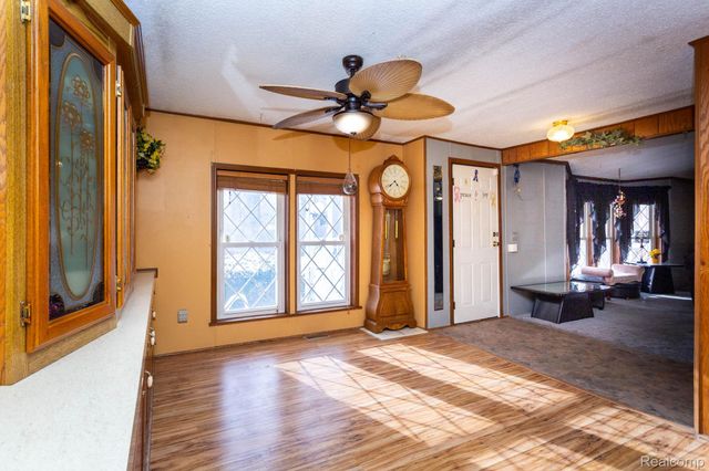 8200 Oakville Waltz Road, Belleville, MI 48111