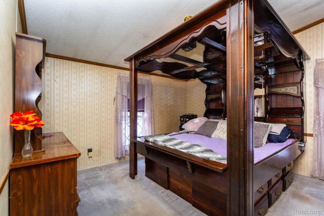 8200 Oakville Waltz Road, Belleville, MI 48111