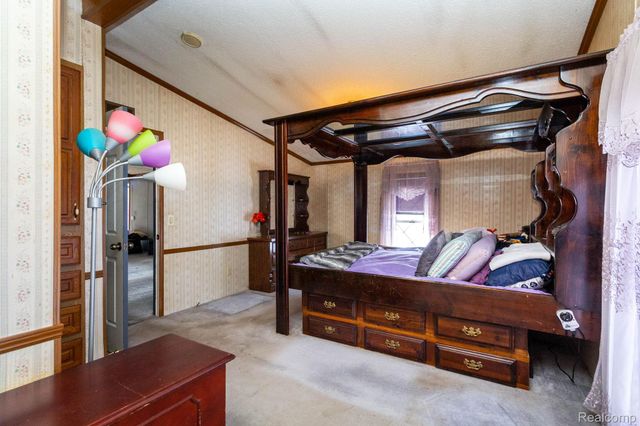 8200 Oakville Waltz Road, Belleville, MI 48111