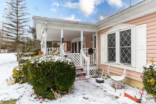 8200 Oakville Waltz Road, Belleville, MI 48111