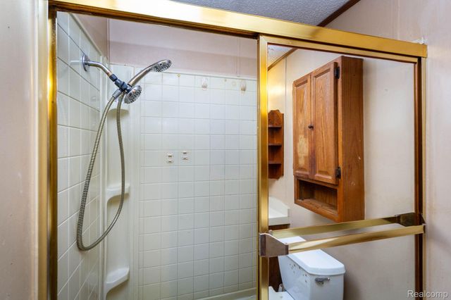 8200 Oakville Waltz Road, Belleville, MI 48111