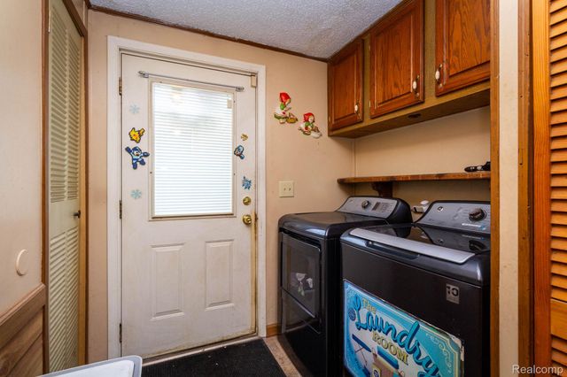 8200 Oakville Waltz Road, Belleville, MI 48111