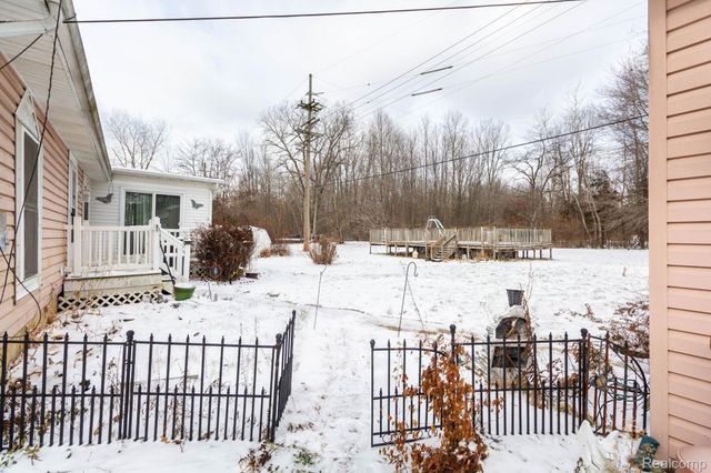 8200 Oakville Waltz Road, Belleville, MI 48111