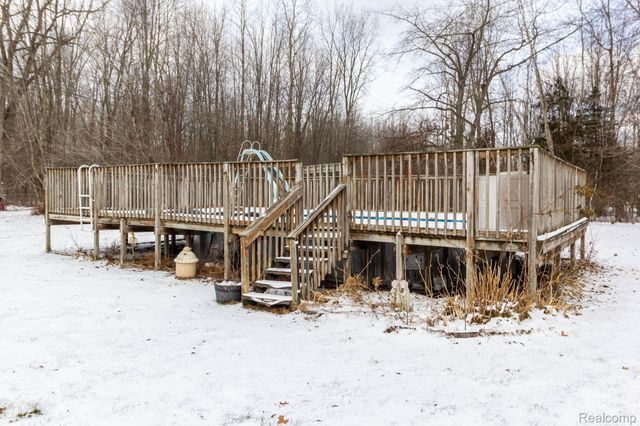 8200 Oakville Waltz Road, Belleville, MI 48111