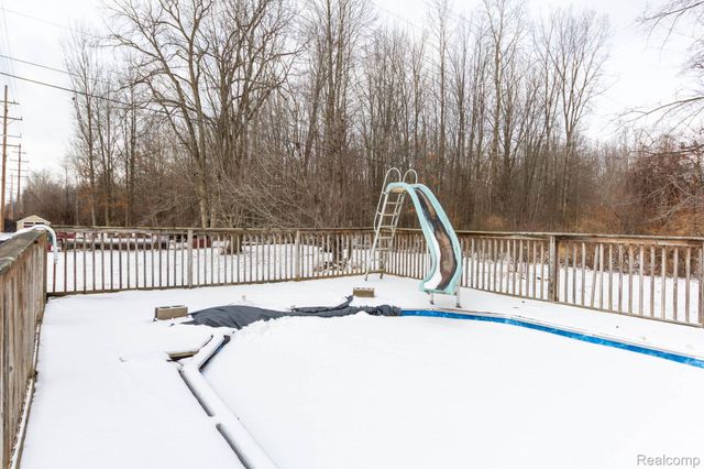 8200 Oakville Waltz Road, Belleville, MI 48111