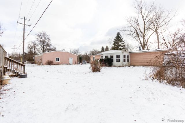 8200 Oakville Waltz Road, Belleville, MI 48111