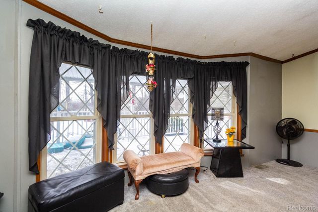 8200 Oakville Waltz Road, Belleville, MI 48111