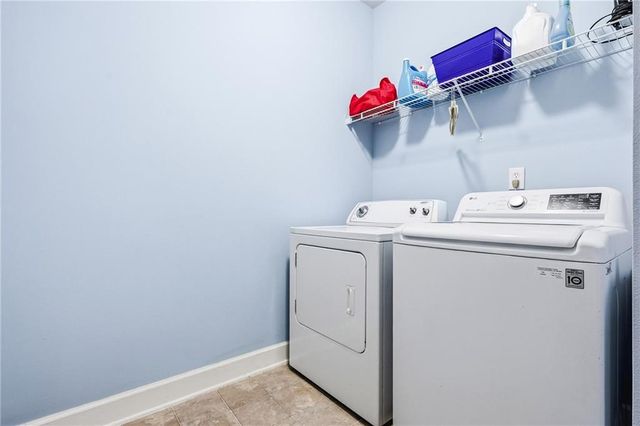 3240 Creek Trace W, Powder Springs, GA 30127