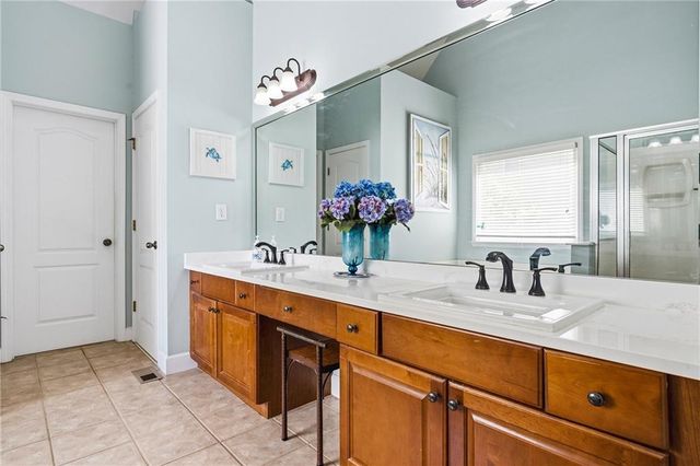 3240 Creek Trace W, Powder Springs, GA 30127