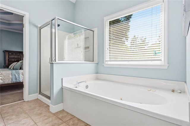 3240 Creek Trace W, Powder Springs, GA 30127