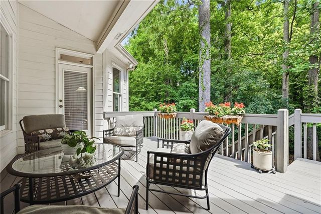 3240 Creek Trace W, Powder Springs, GA 30127