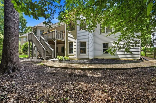 3240 Creek Trace W, Powder Springs, GA 30127