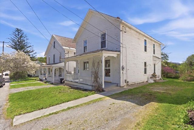 8 West Street, Bennington, VT 05257