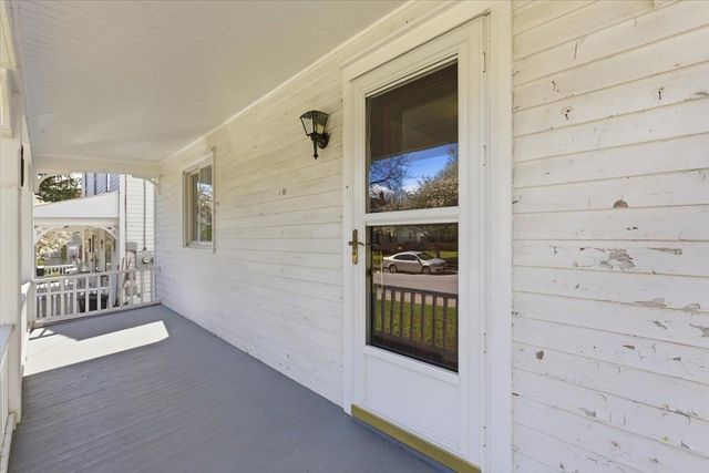 8 West Street, Bennington, VT 05257
