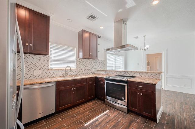2334 Rushbrook Drive, Missouri City, TX 77489