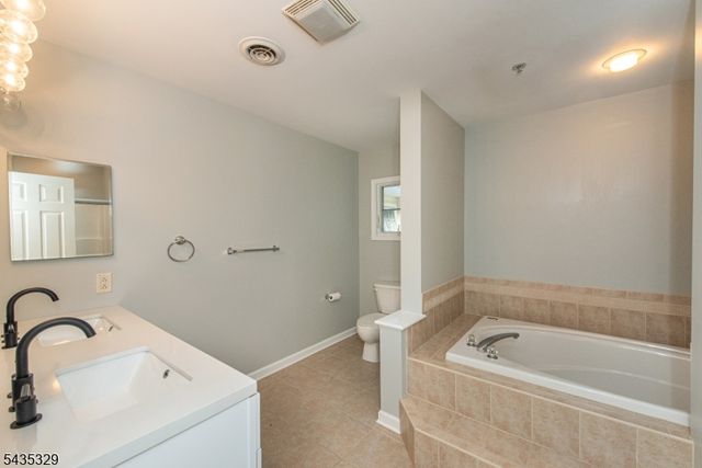 91 Roseland Ave C4, Caldwell Boro Twp., NJ 07006