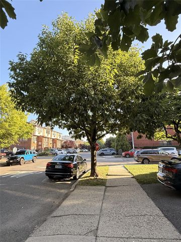 303 121st Street 116, College Point, NY 11356