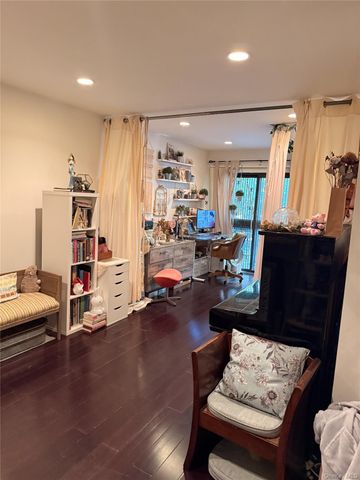 303 121st Street 116, College Point, NY 11356