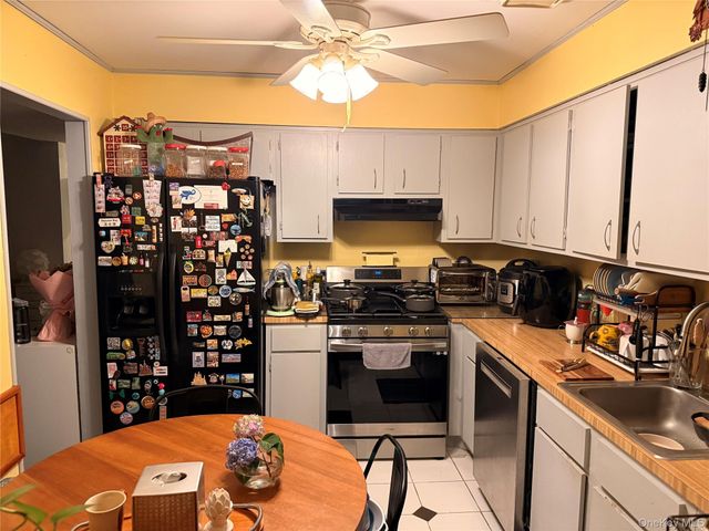 303 121st Street 116, College Point, NY 11356